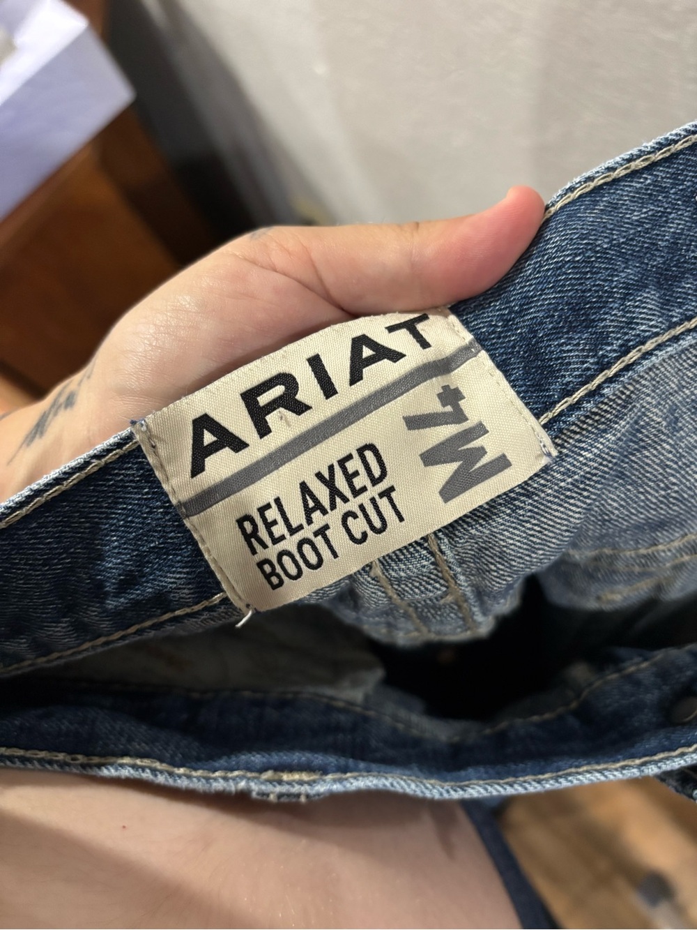 Ariat M4 Relaxed Boot Cut Medium Wash Blue Denim Work Casual Jeans size 38/32 - Picture 9 of 9